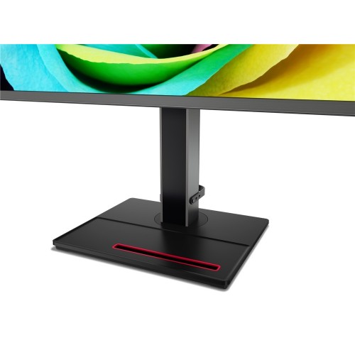 Lenovo ThinkVision Creator Extreme 68,6 cm...
