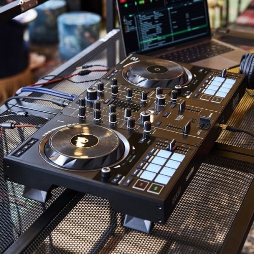 Hercules Inpulse 500 Mixer con controllo DVS...