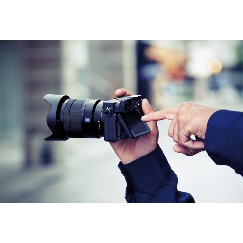 Sony α Alpha 6400 con obiettivo 16-50mm,...