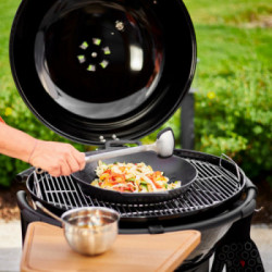 Rösle 25562 Air F60 Charcoal Kettle, Barbecue a Carbonella, Griglia da 60 cm NERO Vario+ IN OMAGGIO COPERTURA