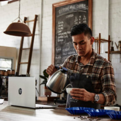 HP ProBook 455 G9 5825U Computer portatile 39,6 cm (15.6") Full HD AMD Ryzen™ 7 16 GB DDR4-SDRAM 512 GB SSD Wi-Fi 6