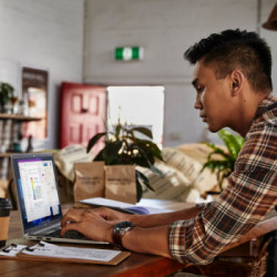 HP ProBook 455 G9 5825U Computer portatile 39,6 cm (15.6") Full HD AMD Ryzen™ 7 16 GB DDR4-SDRAM 512 GB SSD Wi-Fi 6