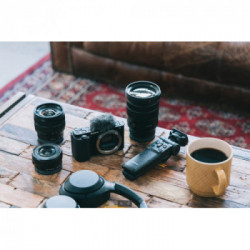 Sony α Alpha ZV-E10L - Mirrorless Vlog ad ottiche intercambiabili, sensore APS-C e obiettivo Power Zoom 16-50mm f / 3.5-5.6