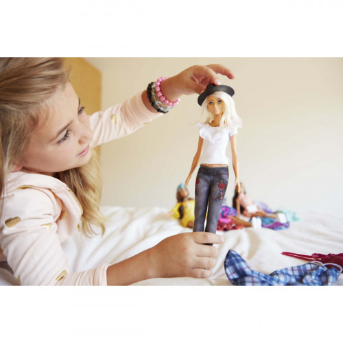 Mattel FJF67 bambola