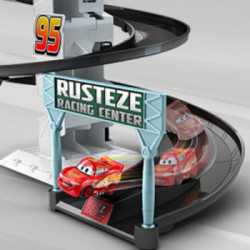 Mattel Games Disney/Pixar Cars ​Mini set da corsa a spirale con un mini racer, FYN86