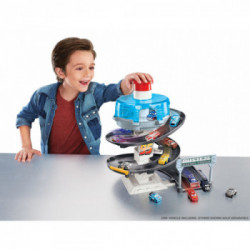 Mattel Games Disney/Pixar Cars ​Mini set da corsa a spirale con un mini racer, FYN86