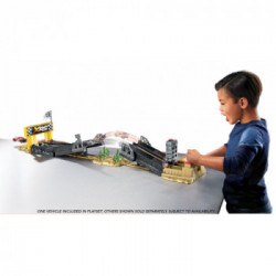 Disney Cars Drag Racing Playset, Include Macchinina Saetta McQueen, Pista Giocattolo per Bambini 4+ Anni, GFM09