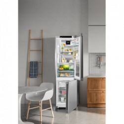 Liebherr CBNstd 579i - Frigorifero Combinato da Libera Installazione, NoFrost, BioFresh, 363 Litri, Classe D, 201.5x59.7x67.5 cm