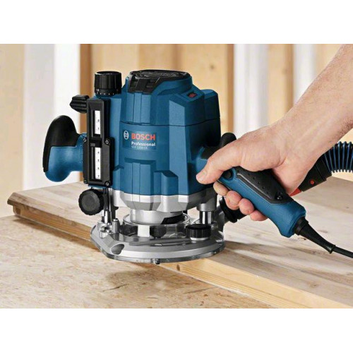 Bosch Professional GOF 1250 CE - Fresatrice...