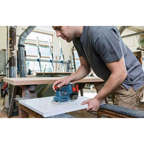 Bosch Professional GSS 18V-10 - Levigatrice...