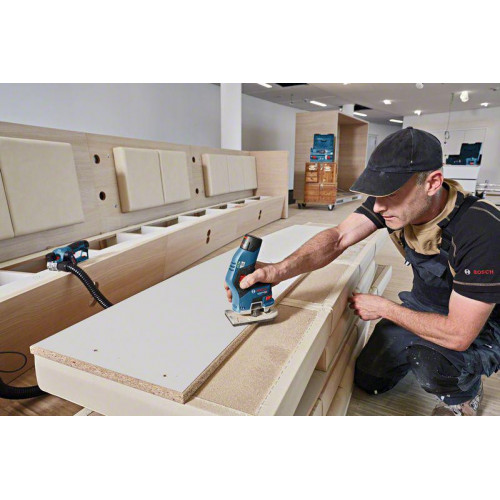 Bosch GKF 12V-8 - Rifilatore 12V, 2x3,0 Ah,...