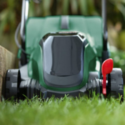 Bosch CityMower 18V-32 - Rasaerba 18V, 4,0 Ah, Lunghezza Lama 32cm, Aree Fino a 300 mq con Caricabatteria