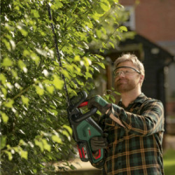 Bosch Advanced HedgeCut 36V-65-28 - Tagliasiepi 36V, 2,0Ah, Lunghezza Lama 65 cm, Spessore Taglio 30mm, Batt e Caricabatt. Incl.