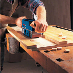 Bosch GBS 75 AE - Levigatrice a Nastro 750W, Nastro 75x533cm, Velocità Nastro 200-330 m/min