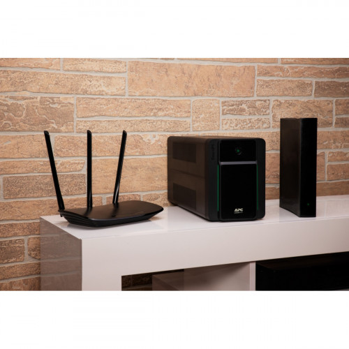 APC Easy UPS A linea interattiva 1200 VA 650 W...