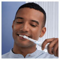 Oral-B iO Series 7n - Spazzolino Elettrico Ricaricabile, Dispaly a Colori, 1 Testina, 5 Modalità Pulizia, 1 Custodia da Viaggio