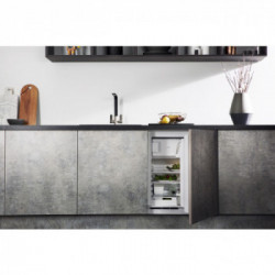 Hotpoint BTSZ 1632/HA 1 - Frigorifero Monoporta da Incasso SottoTop con Cella Freezer, 126 Litri, Classe F (A+)