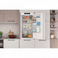 Indesit INC18 T311 - Frigorifero Combinato da Incasso, 250 Litri, Classe F, 54 x 177 x 54.5 cm