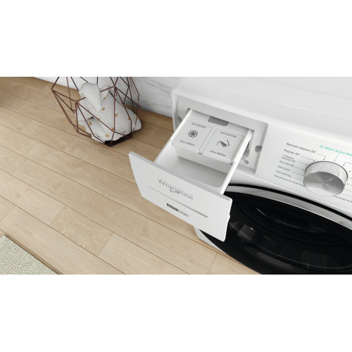 Whirlpool W8W846WR IT lavatrice Caricamento...