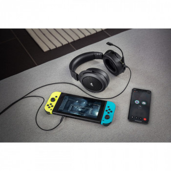 Corsair HS70 Bluetooth... 2
