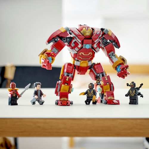 LEGO Marvel Avengers Hulkbuster: La battaglia...