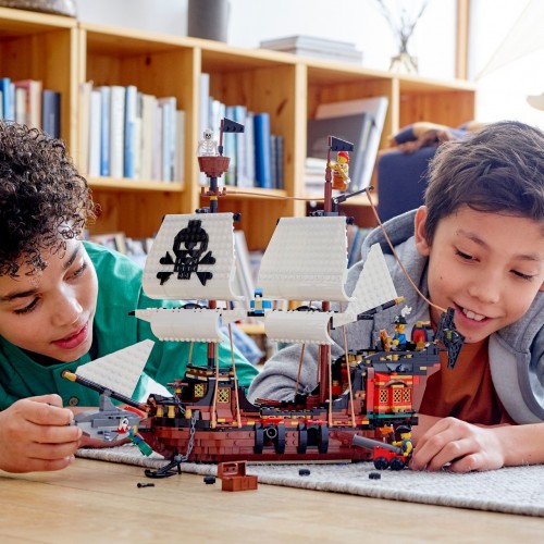 Lego Creator 3-in-1 31109 - Galeone dei pirati
