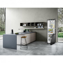 Liebherr CBNbsa 5753 - Frigorifero Combinato da Libera Installazione, NoFrost, BioFresh, 362 Litri, Nero, Classe A