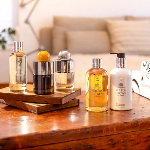 Molton Brown Flora Luminare Body Lotion lozione...