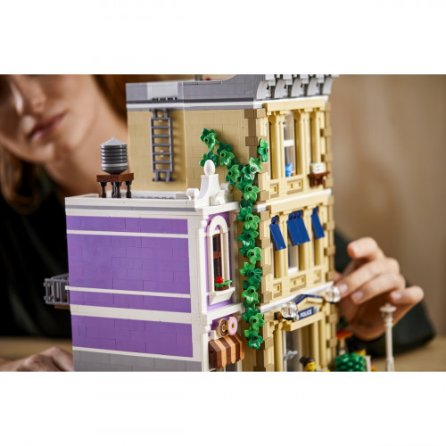 Lego Creator Expert 10278 - Stazione di Polizia