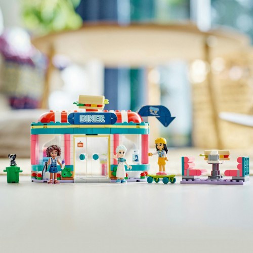 LEGO Friends Ristorante nel centro di Heartlake...