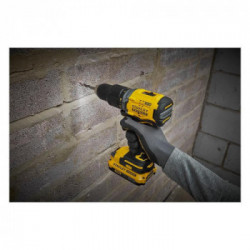 Stanley SFMCD715D2K-QW - Trapano Avvitatore a Percussione, 18V, 2,0 Ah, 60 Nm con Valigetta