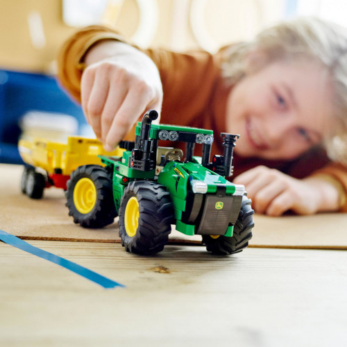 Lego Technic 42136 - John Deere 9620R 4WD Tractor