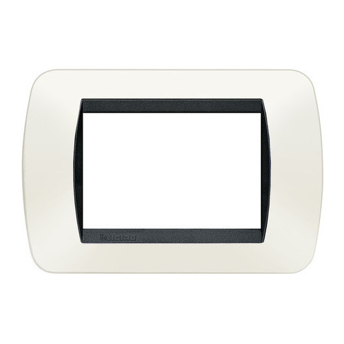 bticino Placca 3p plastica bco s.
