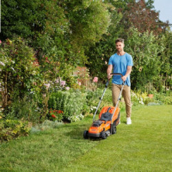 Black+Decker BCMW3318L2-QW - Rasaerba a Batteria, 18V-36V, Scocca 33 cm, Cesto 35 Lt. con 2 Batterie 2,5 Ah in Dotazione