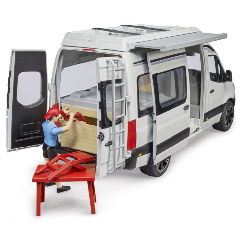 BRUDER MB Sprinter Camper mit Fahrer | 02672