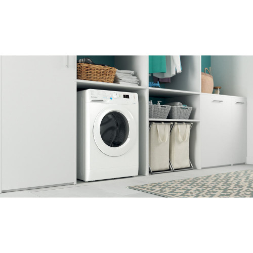 Indesit BWSA 7125X WV IT lavatrice Caricamento...