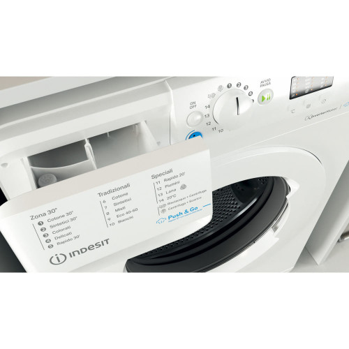 Indesit BWSA 7125X WV IT lavatrice Caricamento...