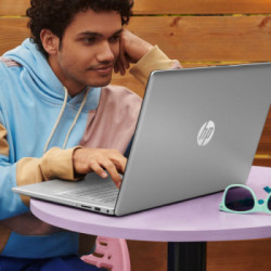 HP 17-cn2005nl i5-1235U Computer portatile 43,9 cm (17.3") Full HD Intel® Core™ i5 8 GB DDR4-SDRAM 512 GB SSD Wi-Fi 5