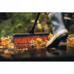 Fiskars 1025926 Scopa Multiuso Solid Con Doppie Setole Powerclean, Lunghezza: 1,7 M, L, Nero/Arancione