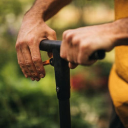 Fiskars 1057078 Piantabulbi a manico lungo Ergo