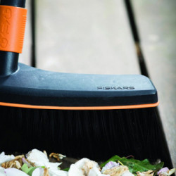 Fiskars 1001416 Scopa Per Pavimenti, Testa Della Scopa, Larghezza: 38 Cm, Setole In Plastica, Nero/Arancione, Quikfit