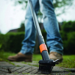 Fiskars 1000657 Spazzola Per Fessure Con Lama Integrata, Testa Di Attrezzo, Lunghezza: 18,5 Cm, Larghezza: 15 Cm, Setole Acciaio