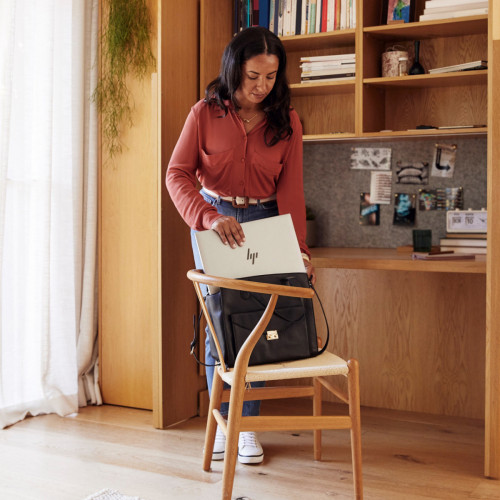 HP EliteBook 860 16 inch G9 Notebook PC Wolf...