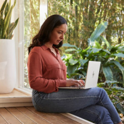 HP EliteBook 830 G9 i5-1235U Computer portatile 33,8 cm (13.3") WUXGA Intel® Core™ i5 16 GB DDR5-SDRAM 512 GB SSD Wi-Fi 6E