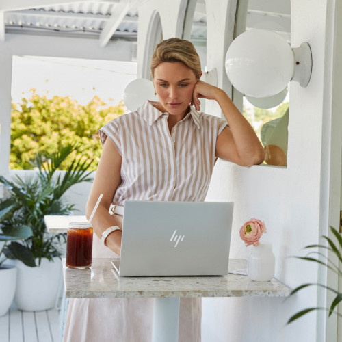 HP EliteBook 1040 14 inch G9 Notebook PC Wolf...