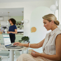 HP EliteBook 1040 14 inch G9 Notebook PC Wolf Pro Security Edition