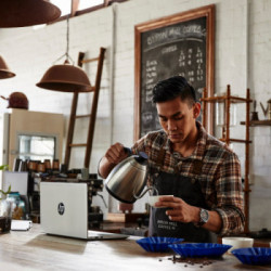 HP ProBook 445 G9 5625U Computer portatile 35,6 cm (14") Full HD AMD Ryzen™ 5 8 GB DDR4-SDRAM 256 GB SSD Wi-Fi 6 (802.11ax)