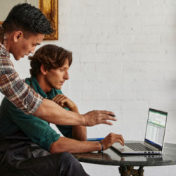 HP ProBook 445 G9 5625U Computer portatile 35,6 cm (14") Full HD AMD Ryzen™ 5 8 GB DDR4-SDRAM 256 GB SSD Wi-Fi 6 (802.11ax)