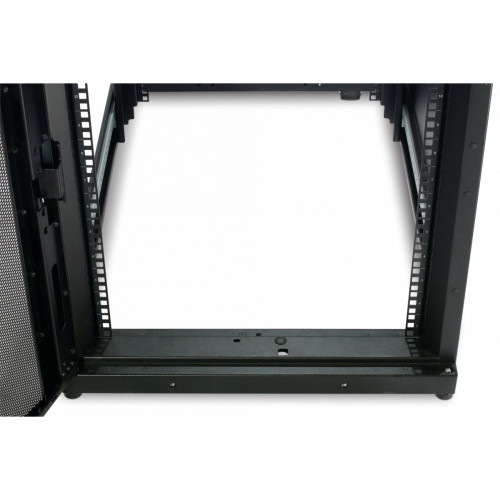 APC NetShelter SX 42U 600mm Wide x 1070mm Deep...