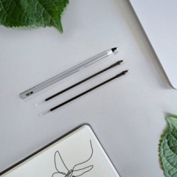 BIC Cristal Re'New, Penna Ricaricabile Blu a Sfera, Fusto in Metallo (Punta 1mm), Confezione 1 Penna + 2 Ricariche